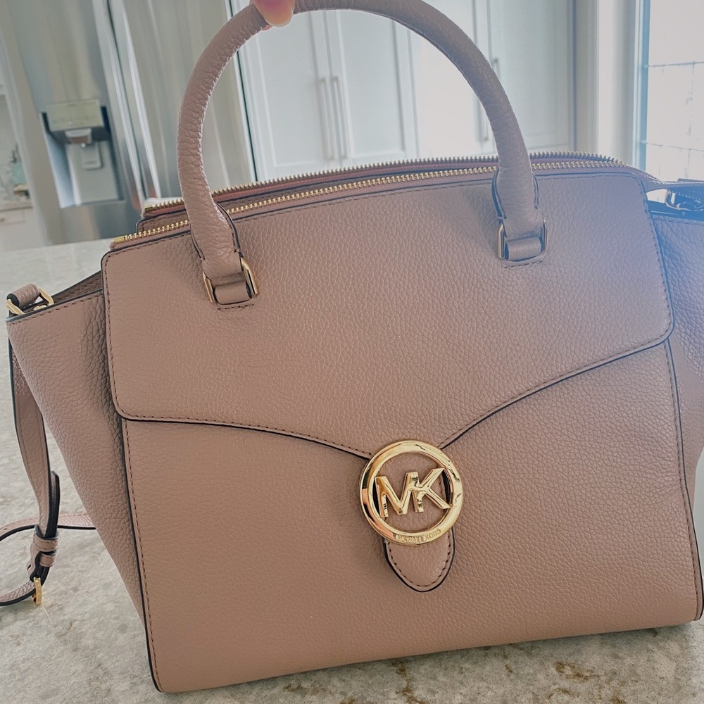 Authentic Michael Kors Purse✨💓